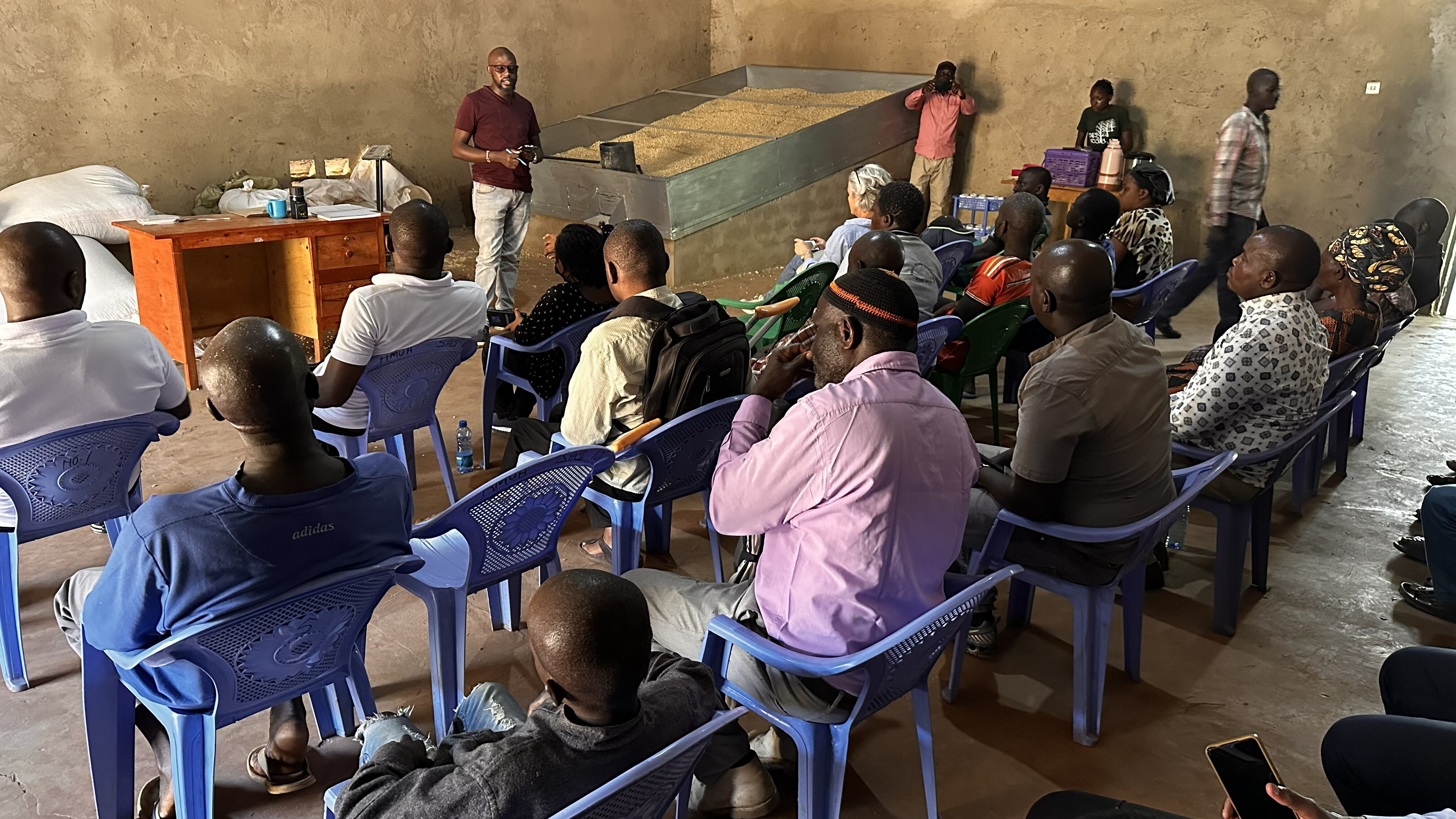 ©Saving Grains/Wolfgang Mittmann dryer_presentation.jpg